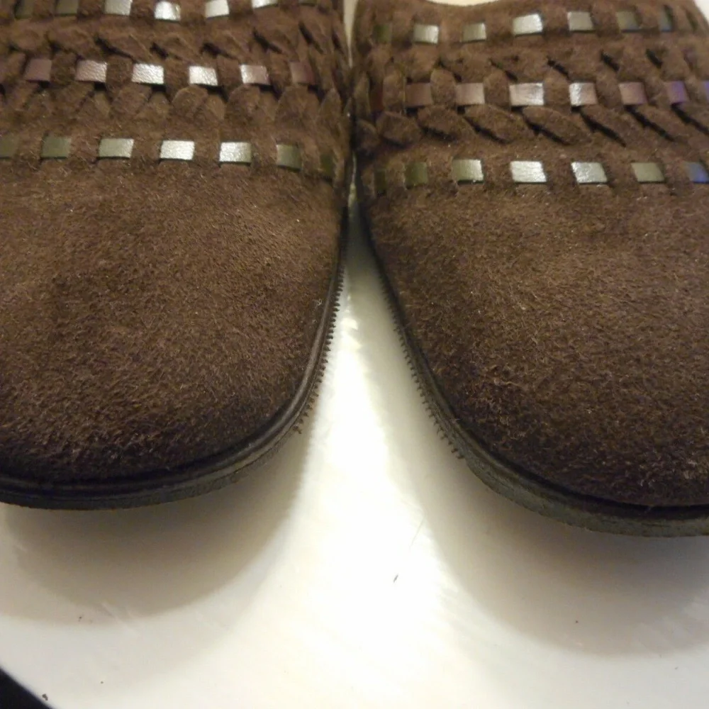 Salvatore Ferragamo Boutique Brown Suede Pumps - Picture 3 of 8